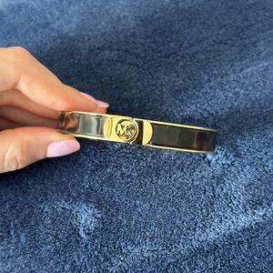 Michael Kors Heritage Fulton Yellow gold tone tortoise bangle bracelet